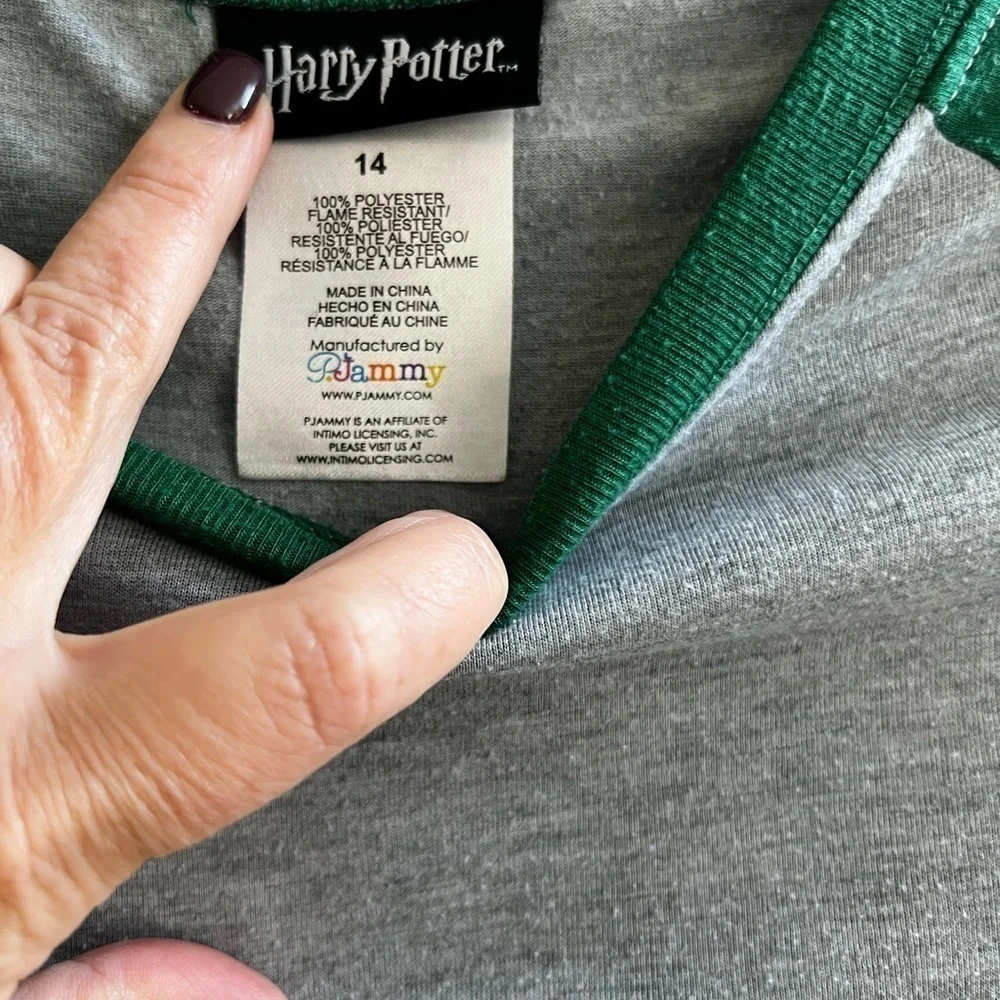 Girls Harry Potter Slytherin night gown/pajamas. Gray/Green. Size 14